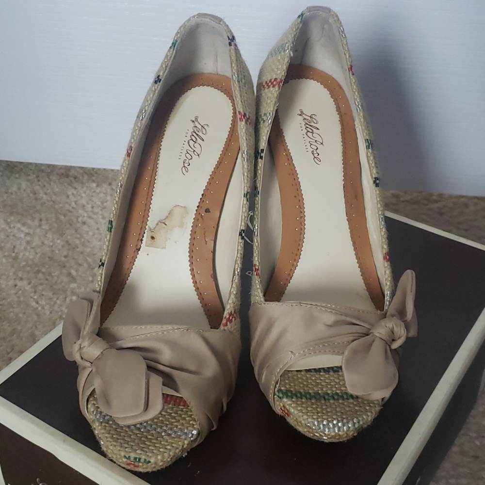 Opentoed Beige Heel With Bow